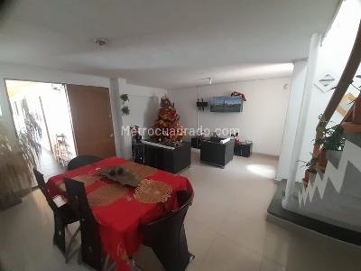 Casa de 5 alcobas en venta en San Joaquin, Medellín, 326 m² · foto 3 de 20