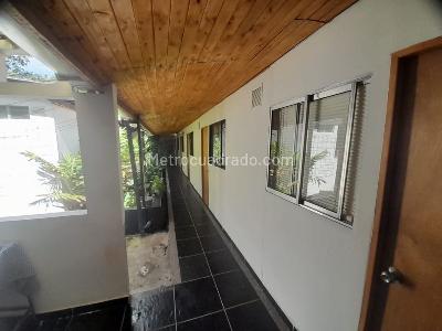 Casa de 5 alcobas en venta en San Joaquin, Medellín, 326 m² · foto 5 de 20