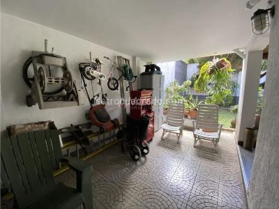 Casa de 5 alcobas en venta en Belen, Medellín, 241 m² · foto 13 de 17