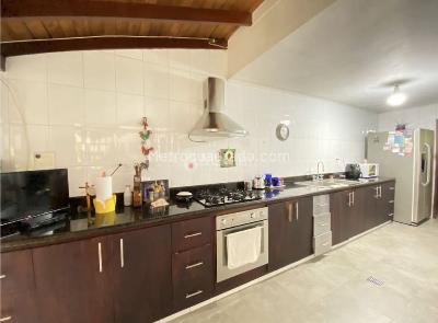 Casa de 5 alcobas en venta en Belen, Medellín, 241 m² · foto 15 de 17