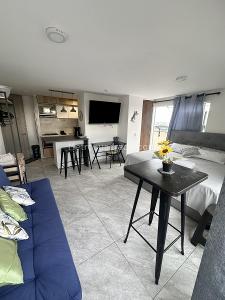 Apartamento de 1 alcoba en venta en La Flora, Cali, 31 m² · foto 6 de 13