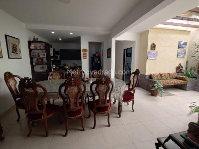 Casa de 5 alcobas en venta en Eucaristico, Cali, 308 m² · foto 4 de 20