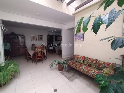 Casa de 5 alcobas en venta en Eucaristico, Cali, 308 m² · foto 5 de 20