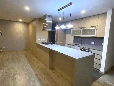 Apartamento en venta en El Poblado, Medellín · foto 2 de 16