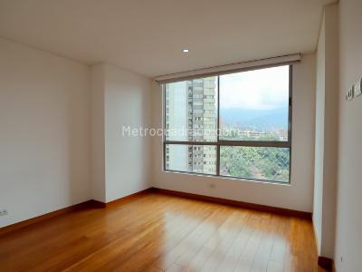 Apartamento de 5 alcobas en venta en Loma Benedictinos, Envigado, 220 m² · foto 19 de 20