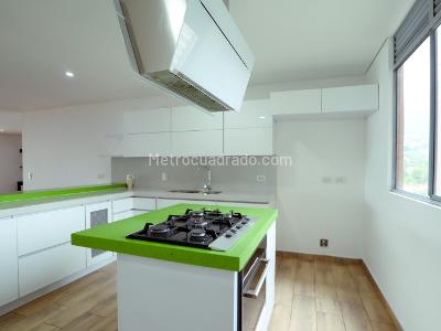 Apartamento de 5 alcobas en venta en Loma Benedictinos, Envigado, 220 m² · foto 2 de 20