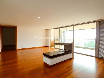 Apartamento de 5 alcobas en venta en Loma Benedictinos, Envigado, 220 m² · foto 3 de 20