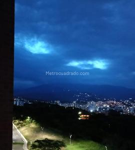 Apartamento de 3 alcobas en venta en Ciudad Melendez, Cali, 61 m² · foto 2 de 12