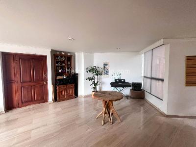 Apartamento de 3 alcobas en venta en El Tesoro, Medellín, 123 m² · foto 2 de 17