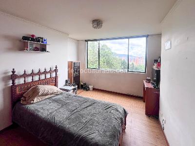 Apartamento de 3 alcobas en venta en El Tesoro, Medellín, 123 m² · foto 6 de 17