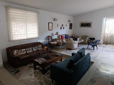 Casa de 5 alcobas en venta en Cristales, Cali, 380 m² · foto 2 de 14