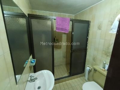 Casa de 5 alcobas en venta en Cristales, Cali, 380 m² · foto 11 de 14