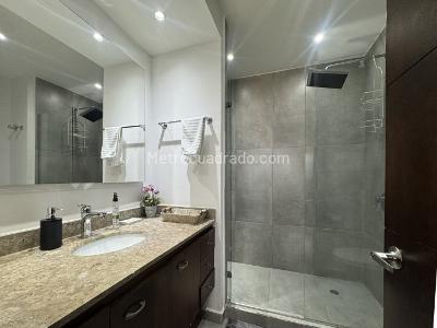Apartamento en arriendo en Lalinde, Medellín · foto 10 de 20