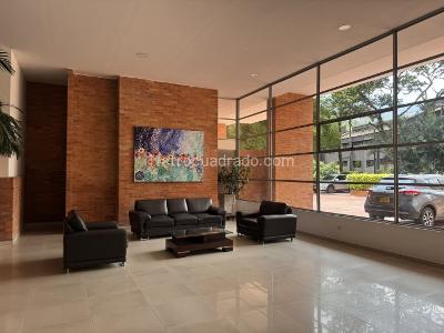 Apartamento en arriendo en Lalinde, Medellín · foto 20 de 20
