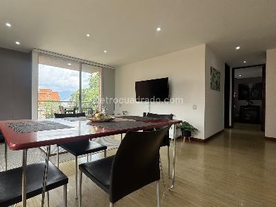 Apartamento en arriendo en Lalinde, Medellín · foto 3 de 20