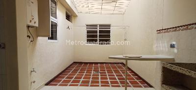 Casa de 5 alcobas en venta en El Limonar, Cali, 350 m² · foto 11 de 12