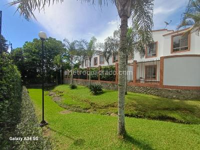 Casa de 4 alcobas en venta en Parcelaciones Pance, Cali, 250 m² · foto 2 de 20
