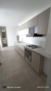 Apartamento de 3 alcobas en venta en Valle Del Lili, Cali, 151 m² · foto 2 de 20