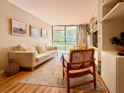 Apartamento de 2 alcobas en venta en Loma De Los Gonzalez, Medellín, 94 m² · foto 3 de 17