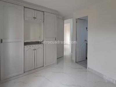 Apartamento de 3 alcobas en venta en Villa Nueva, Medellín, 54 m² · foto 2 de 20