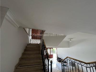 Casa de 5 alcobas en arriendo en Poblado San Lucas, Medellín, 1177 m² · foto 6 de 20