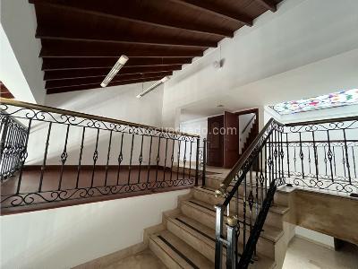 Casa de 5 alcobas en arriendo en Poblado San Lucas, Medellín, 1177 m² · foto 7 de 20