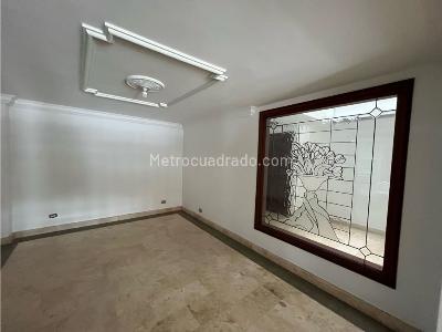Casa de 5 alcobas en arriendo en Poblado San Lucas, Medellín, 1177 m² · foto 9 de 20