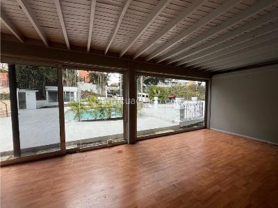 Casa de 5 alcobas en arriendo en Poblado San Lucas, Medellín, 1177 m² · foto 11 de 20