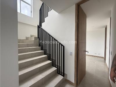Apartamento de 3 alcobas en venta en Ojo De Agua, Rionegro, 121 m² · foto 4 de 16