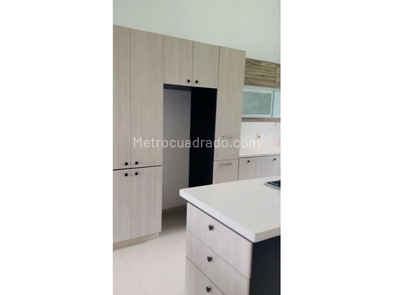 Casa en Arriendo, Las Palmas, Medellín - Więcej