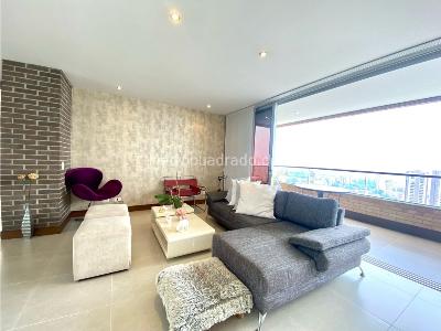 Apartamento de 2 alcobas en arriendo en El Tesoro, Medellín, 147 m² · foto 1 de 16