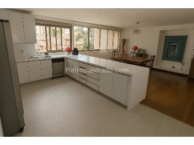 Apartamento de 3 alcobas en venta en El Poblado, Medellín, 245 m² · foto 2 de 19