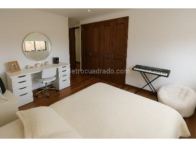 Apartamento de 3 alcobas en venta en El Poblado, Medellín, 245 m² · foto 8 de 19