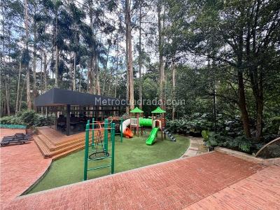 Apartamento de 3 alcobas en venta en El Poblado, Medellín, 245 m² · foto 17 de 19