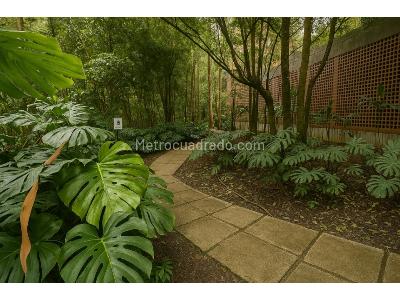 Apartamento de 3 alcobas en venta en El Poblado, Medellín, 245 m² · foto 18 de 19