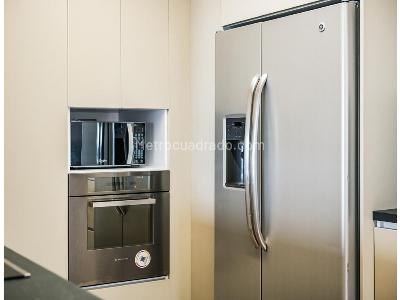 Apartamento de 3 alcobas en arriendo en El Poblado, Medellín, 140 m² · foto 9 de 18