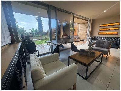 Casa de 3 alcobas en venta en El Poblado, Medellín, 223 m² · foto 2 de 20