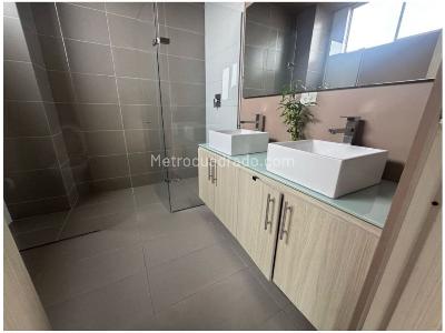 Casa de 3 alcobas en venta en El Poblado, Medellín, 223 m² · foto 14 de 20