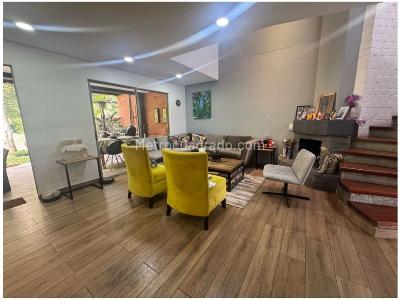 Casa de 3 alcobas en venta en Envigado, Medellín, 104 m² · foto 2 de 20