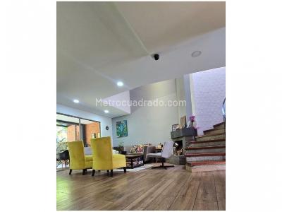 Casa de 3 alcobas en venta en Envigado, Medellín, 104 m² · foto 3 de 20