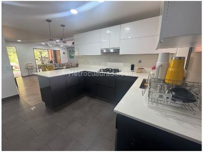 Casa de 3 alcobas en venta en Envigado, Medellín, 104 m² · foto 5 de 20
