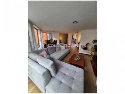 Apartamento de 3 alcobas en venta en El Tesoro, Medellín, 140 m² · foto 3 de 10