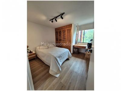 Apartamento de 3 alcobas en venta en El Tesoro, Medellín, 140 m² · foto 7 de 10