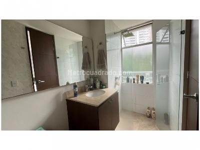 Apartamento de 2 alcobas en venta en El Poblado, Medellín, 78 m² · foto 8 de 14