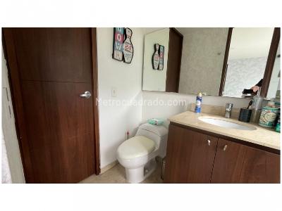 Apartamento de 2 alcobas en venta en El Poblado, Medellín, 78 m² · foto 11 de 14