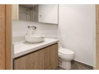 Apartamento de 3 alcobas en arriendo en El Poblado, Medellín, 90 m² · foto 13 de 16