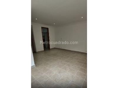 Casa en arriendo en Castropol, Medellín · foto 9 de 20