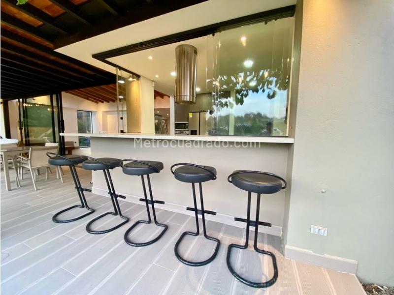 4BR House in Llanogrande (360 m²) - 4