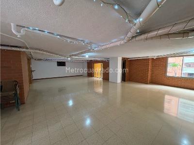 Apartamento de 2 alcobas en arriendo en Laureles, Medellín, 200 m² · foto 3 de 18