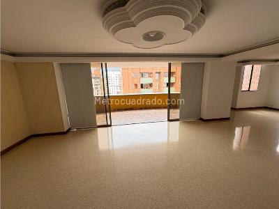 Apartamento de 2 alcobas en arriendo en Laureles, Medellín, 200 m² · foto 4 de 18